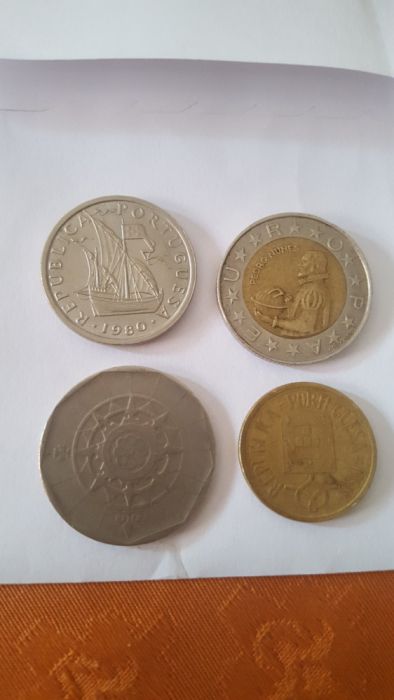 Vendo 4 Moedas portuguesas antigas