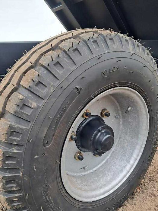 Przyczepa rolnicza, przyczepka jednoosiowa, wywrotka, kiperek