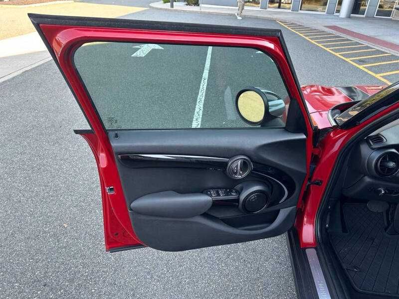 2017 MINI Cooper 4 Door