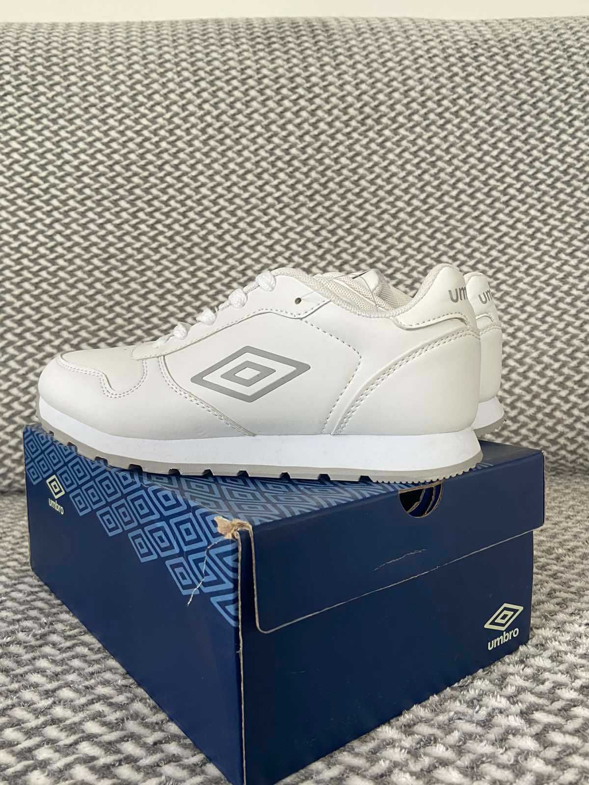 Кросівки нові Umbro