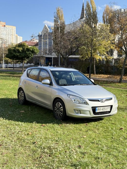 Хюндай І 30 в гарному стані на автоматі