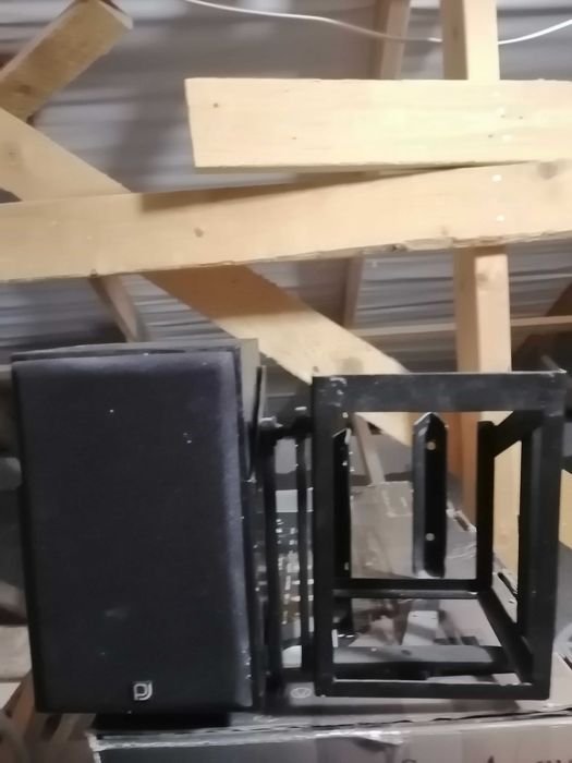 Głośniki satelitki Jamo z wieszkami