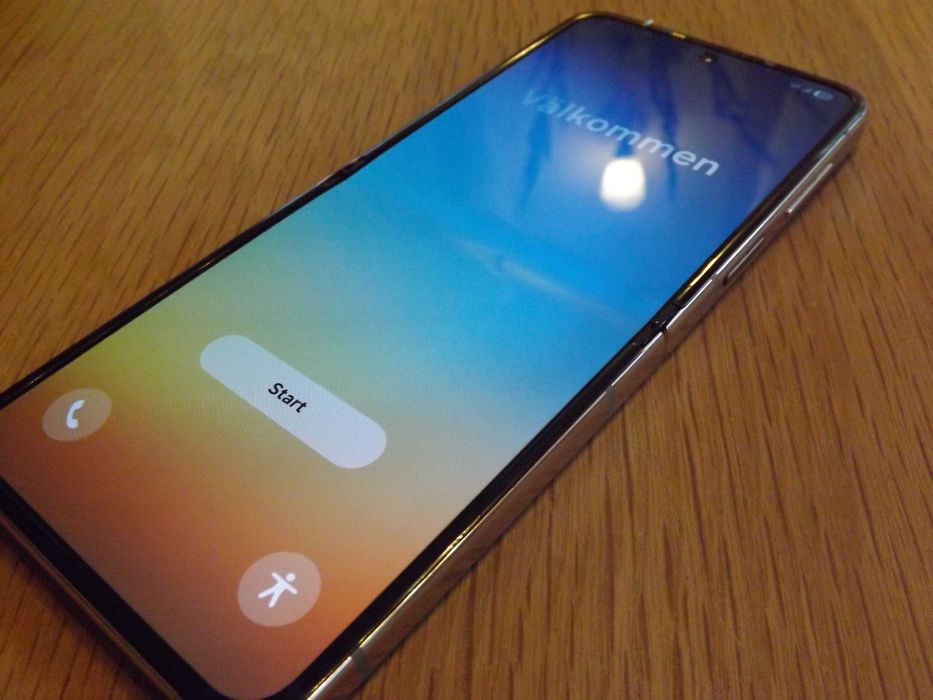 Samsung Galaxy Z Flip 5 256GB różowy nowy wyświetlacz !