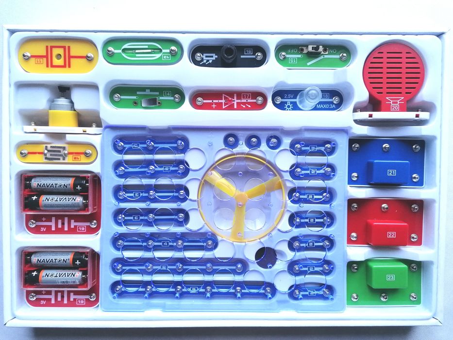 Електронний конструктор "Знаток"