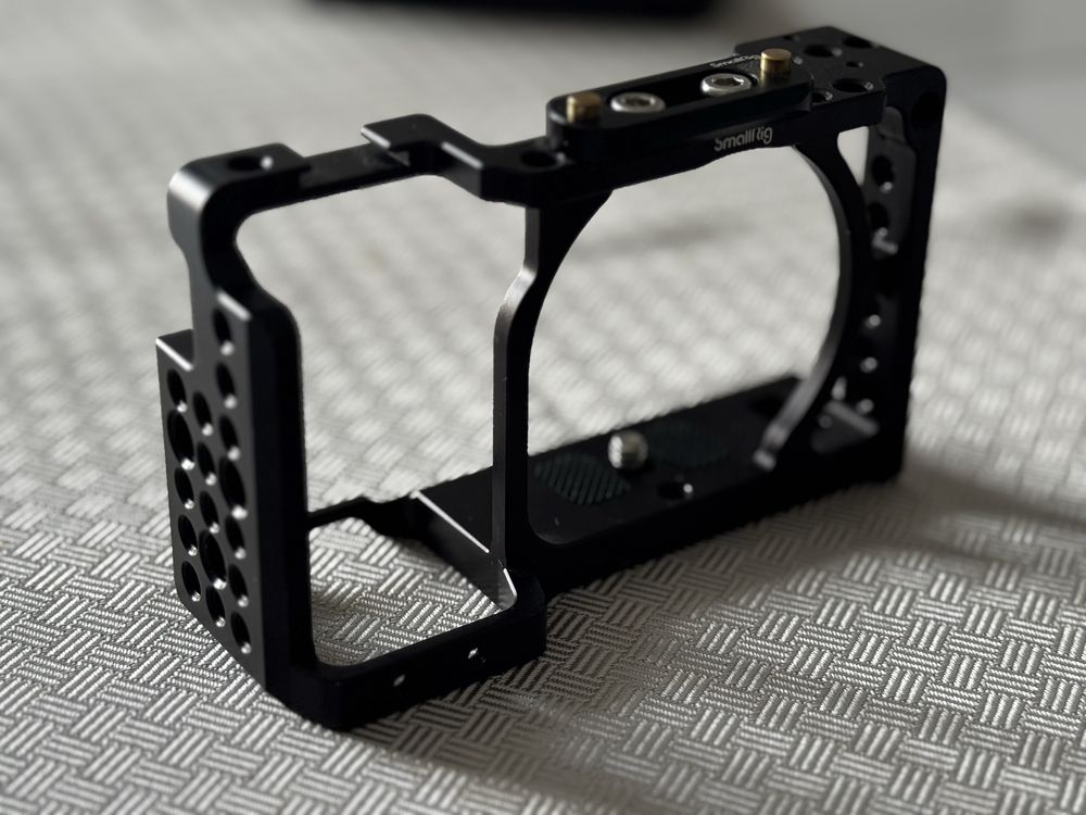 Klatka operatorska SmallRig do Sony A6500 + uchwyt – stan bardzo dobry