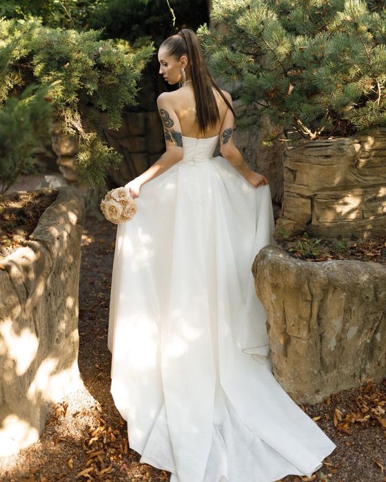 Весільна сукня в ідеальному стані + фата