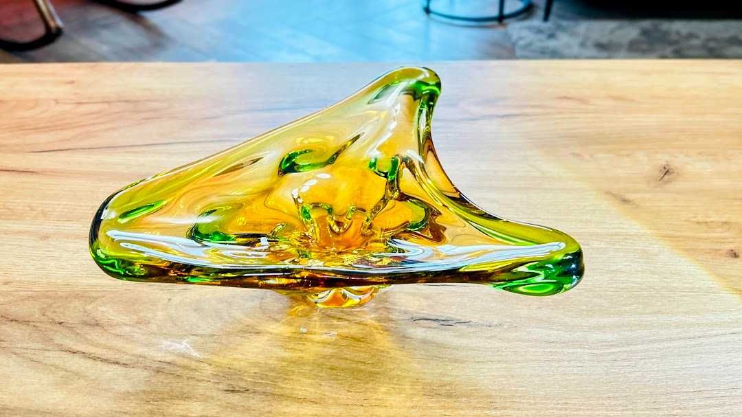 Patera „Niagara” Františka Zemka dla Mstišov Glass Union czeskie szkło