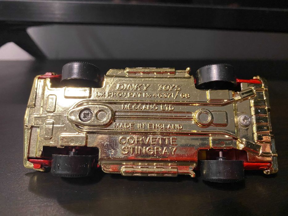 dinky toys corvette stingray