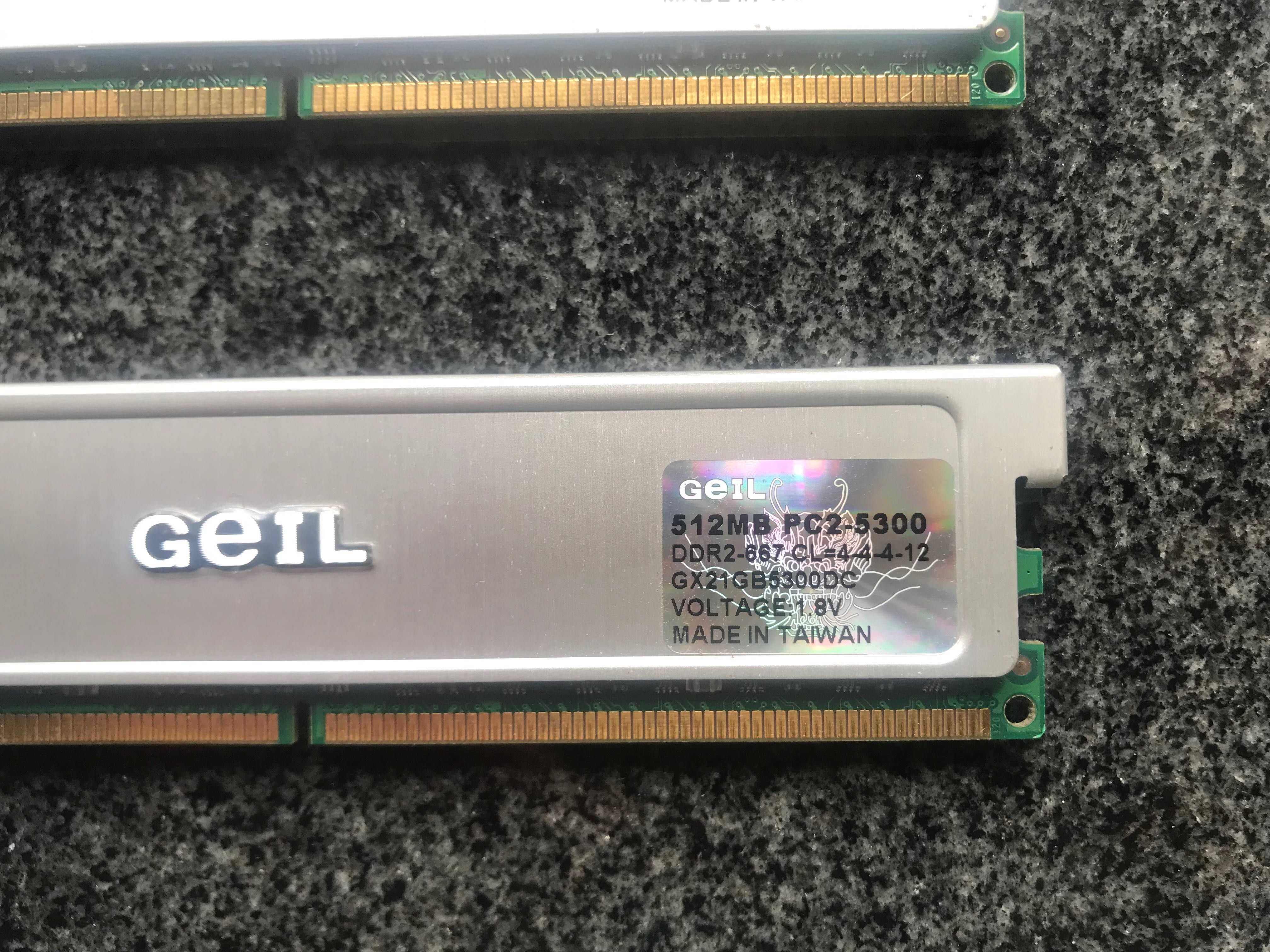 Karta pamięć 2 GB Geil 5400 DDR2 800 PC2 6400 GB22GB6400C4DC