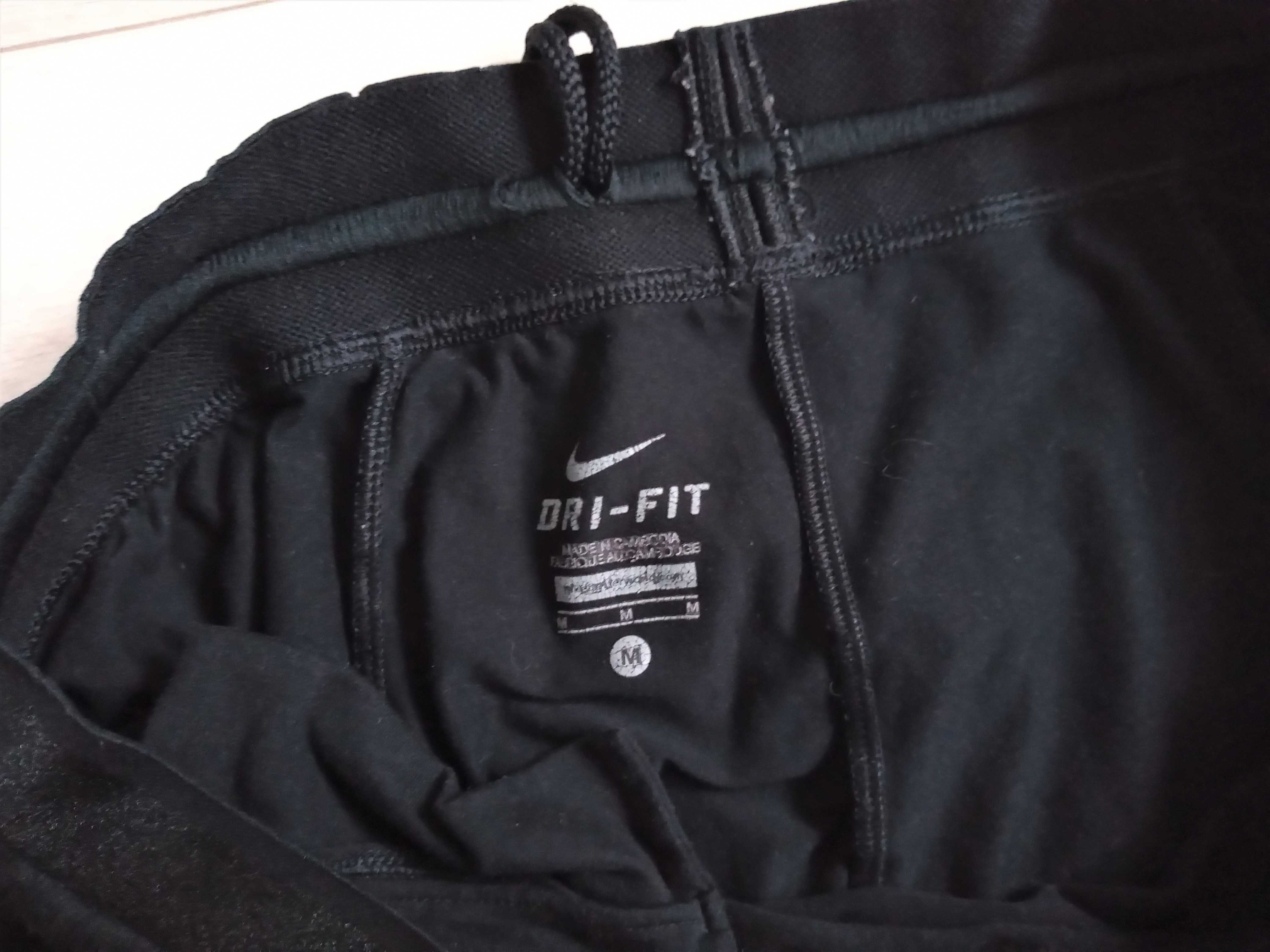 Czarne spodnie za kolano Nike charemki unisex