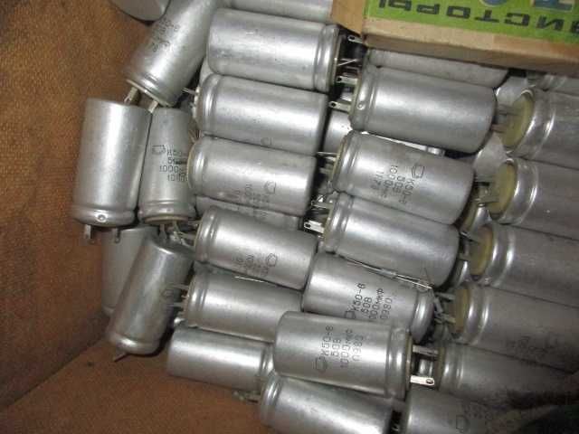 Конденсатор електролітичний К50-16  10V  500мкФ.