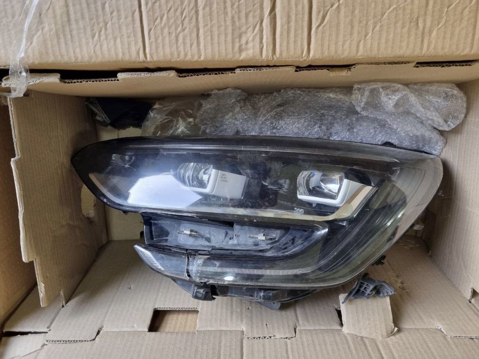 Продам фару левую Renault Megane IV 2017 года