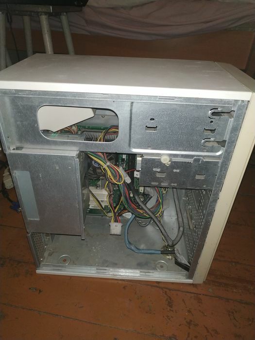 ПК в сборі доволі старий