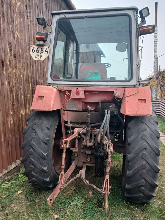 Трактор ЮМЗ в робочому стані