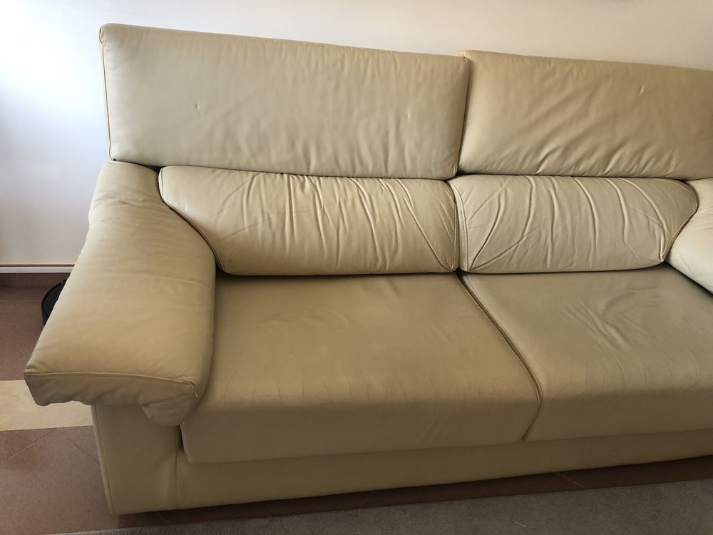 Sofa 2 lugares bege pele genuina