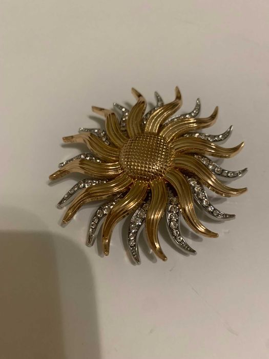 Брошка "Солнце" красивая