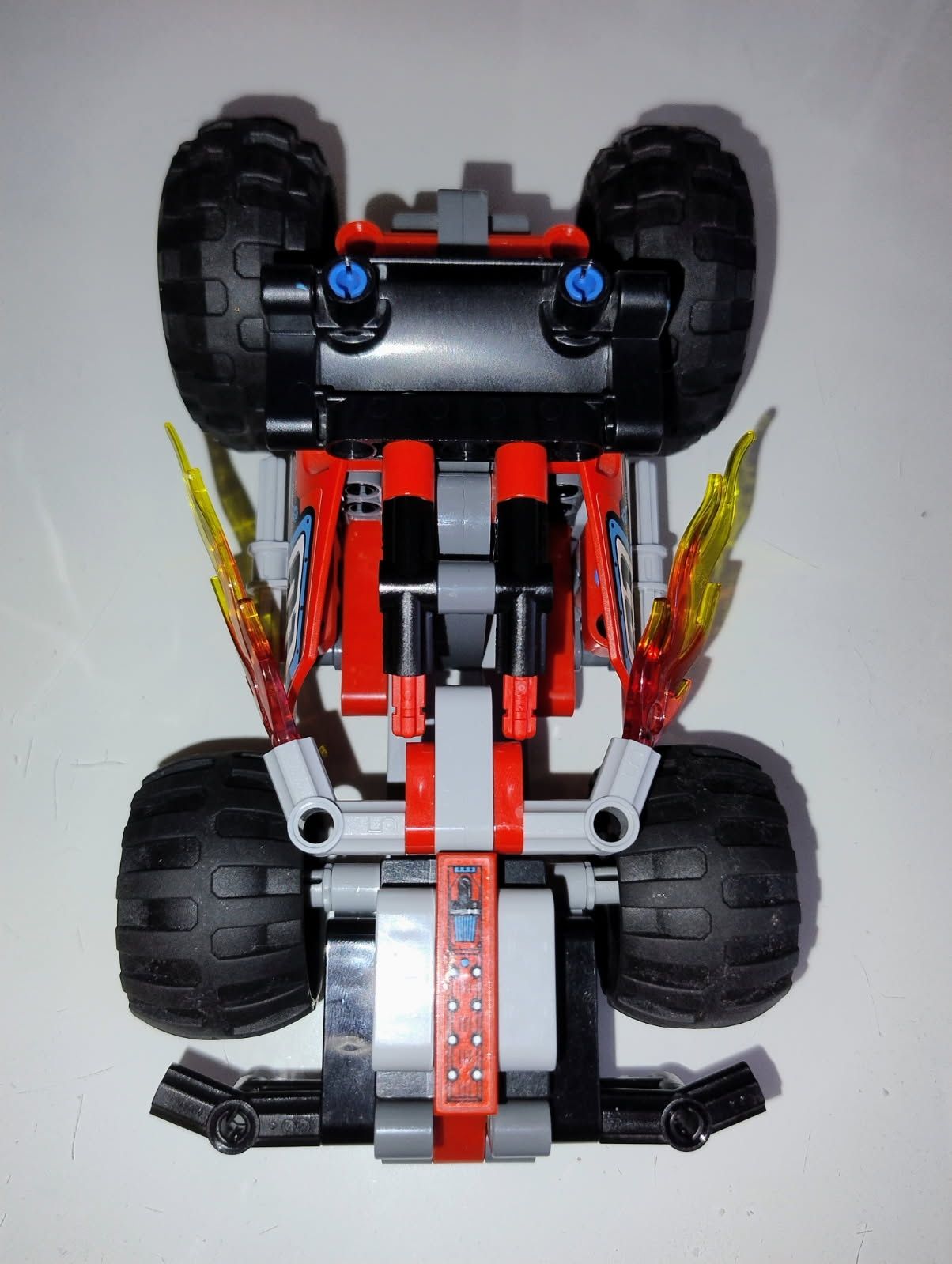 LEGO Technic 42073 Czerwona wyścigówka