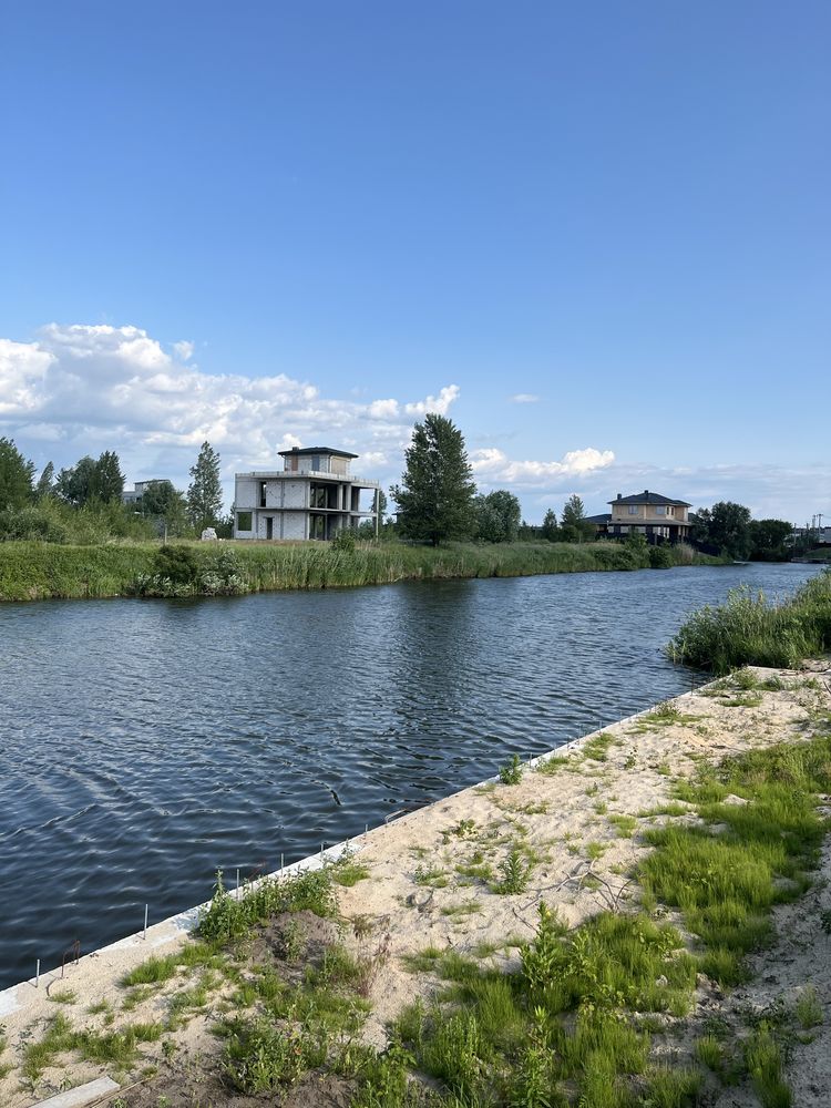 Осокорки. Земельна ділянка  з виходом на озеро Святище!