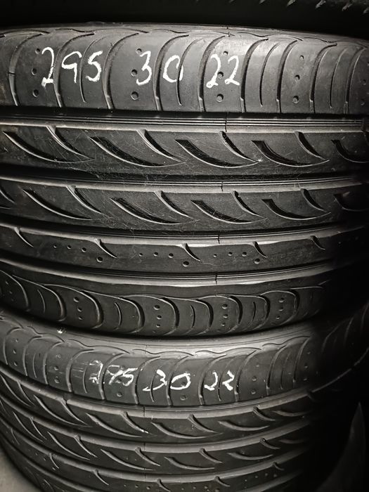 Pneus  295/30/22