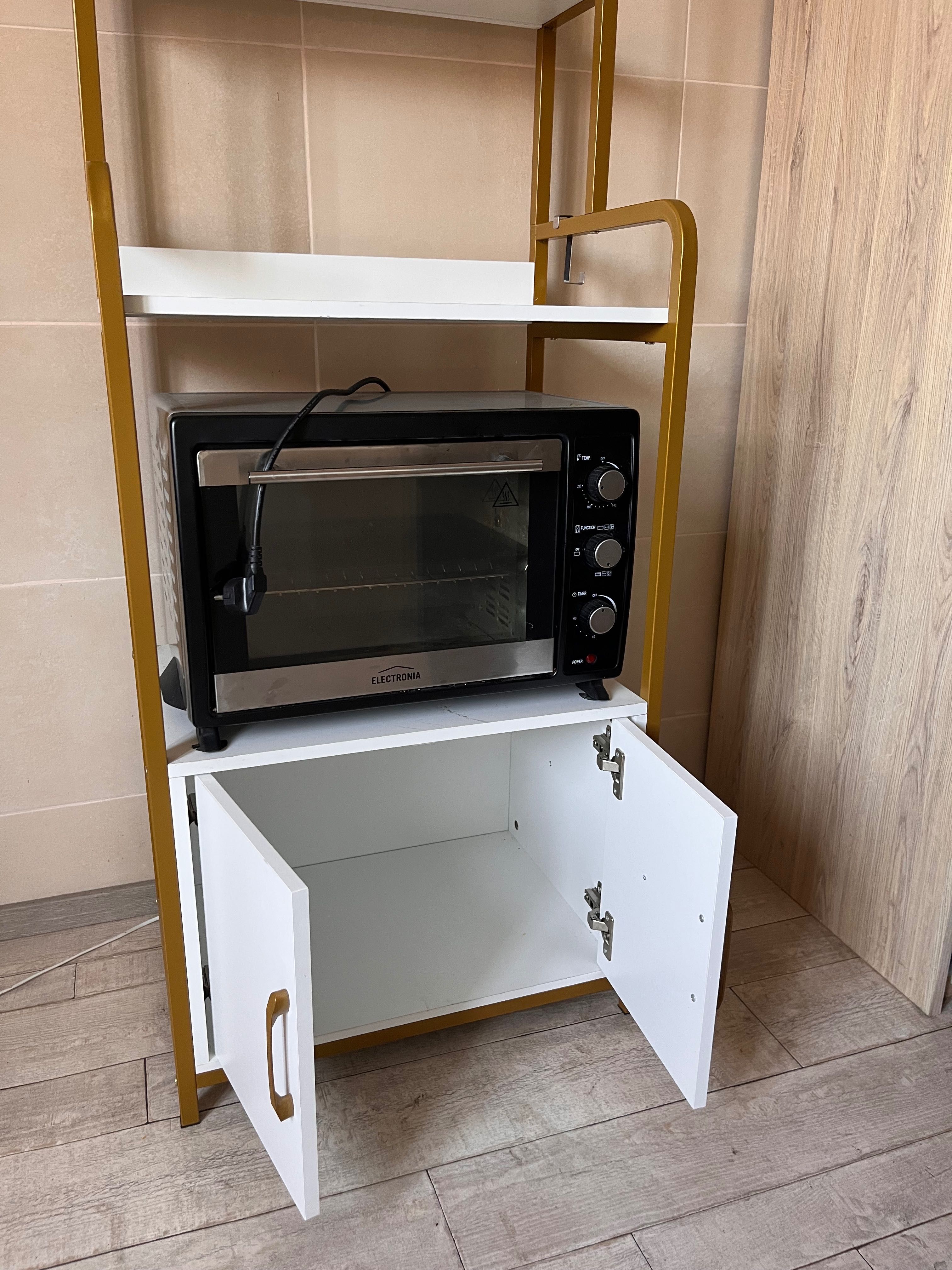 Prateleira metálica de cozinha