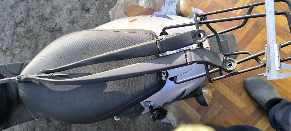 Продам повідки двірників Тойота королла 150