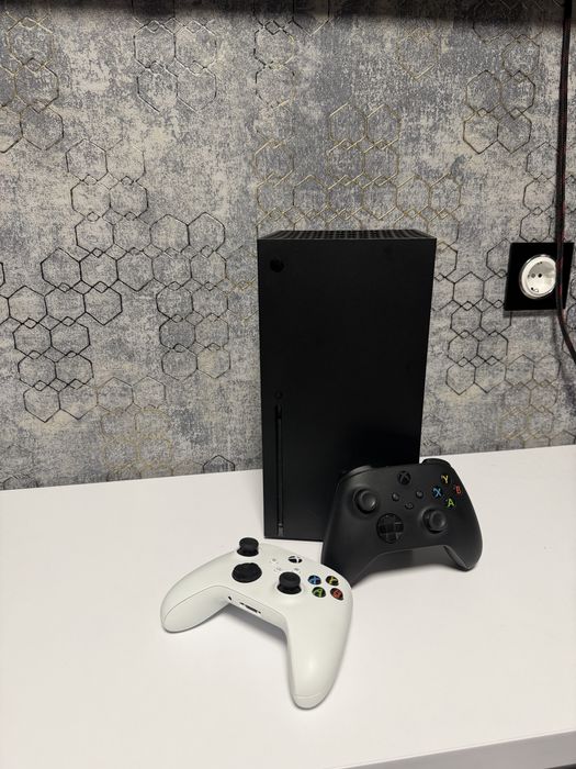 Игрова приславка Xbox Series Х + дополнительний джостик