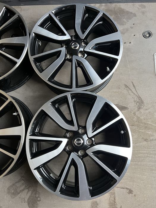 Оригінальні диски Nissan 5 114.3 R19 qashqai Rogue leaf Juke x trail