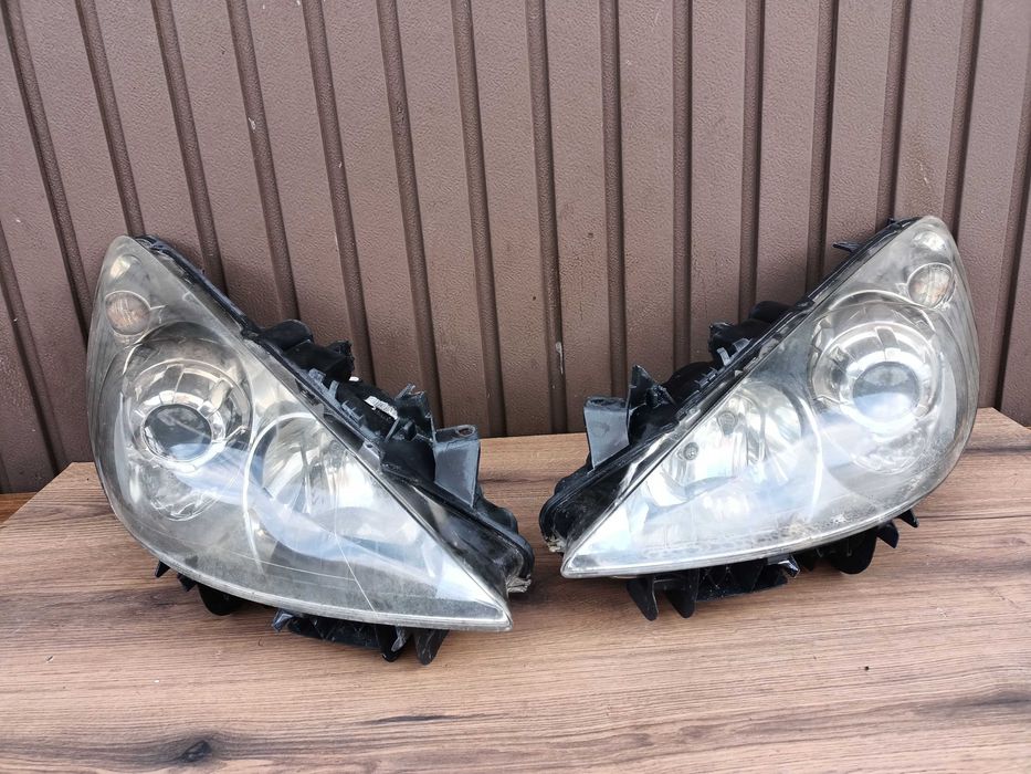Peugeot 307 LIFT  lampa lewa prawa przód 05-08r europa