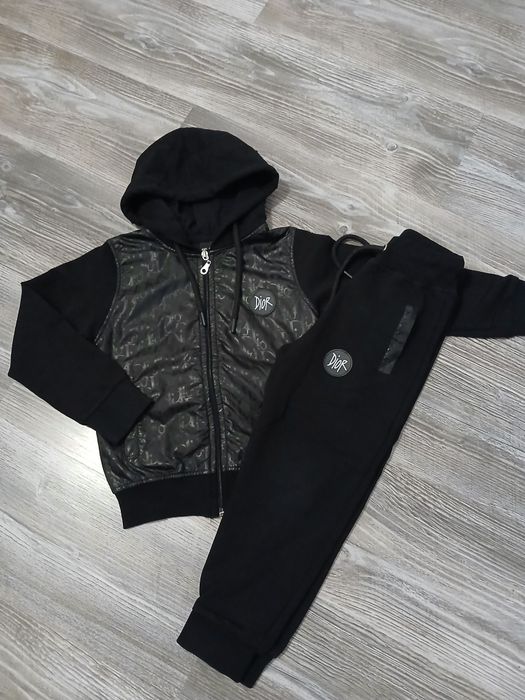 Dres dziecięcy rozm.110/116