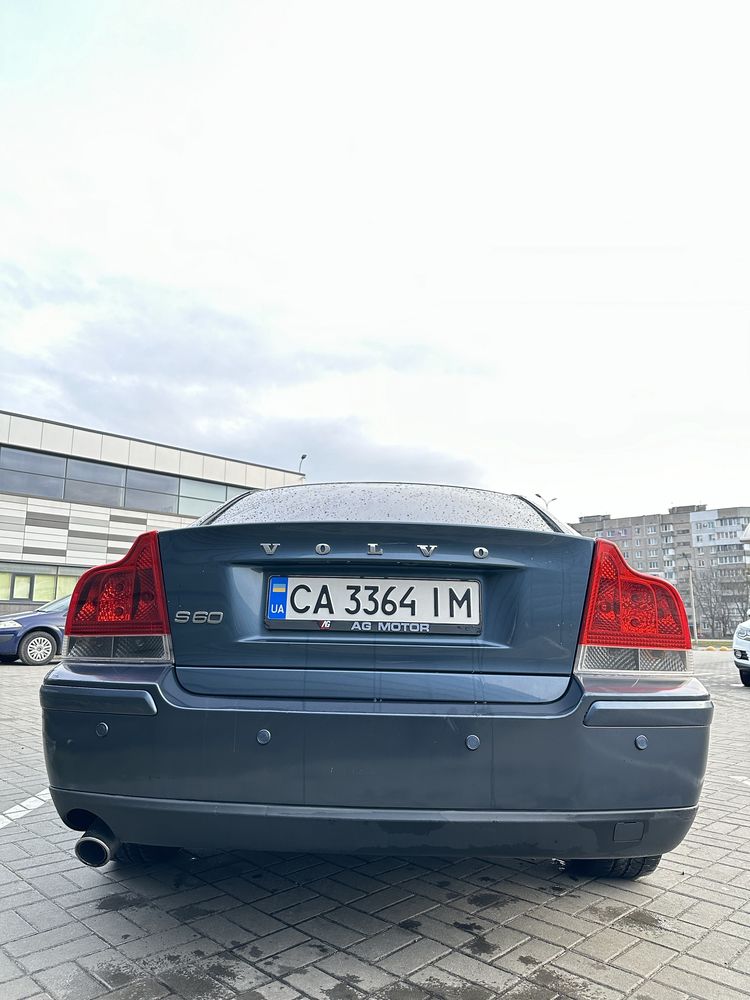 Продам автомобіль Volvo s60I  2,4D5