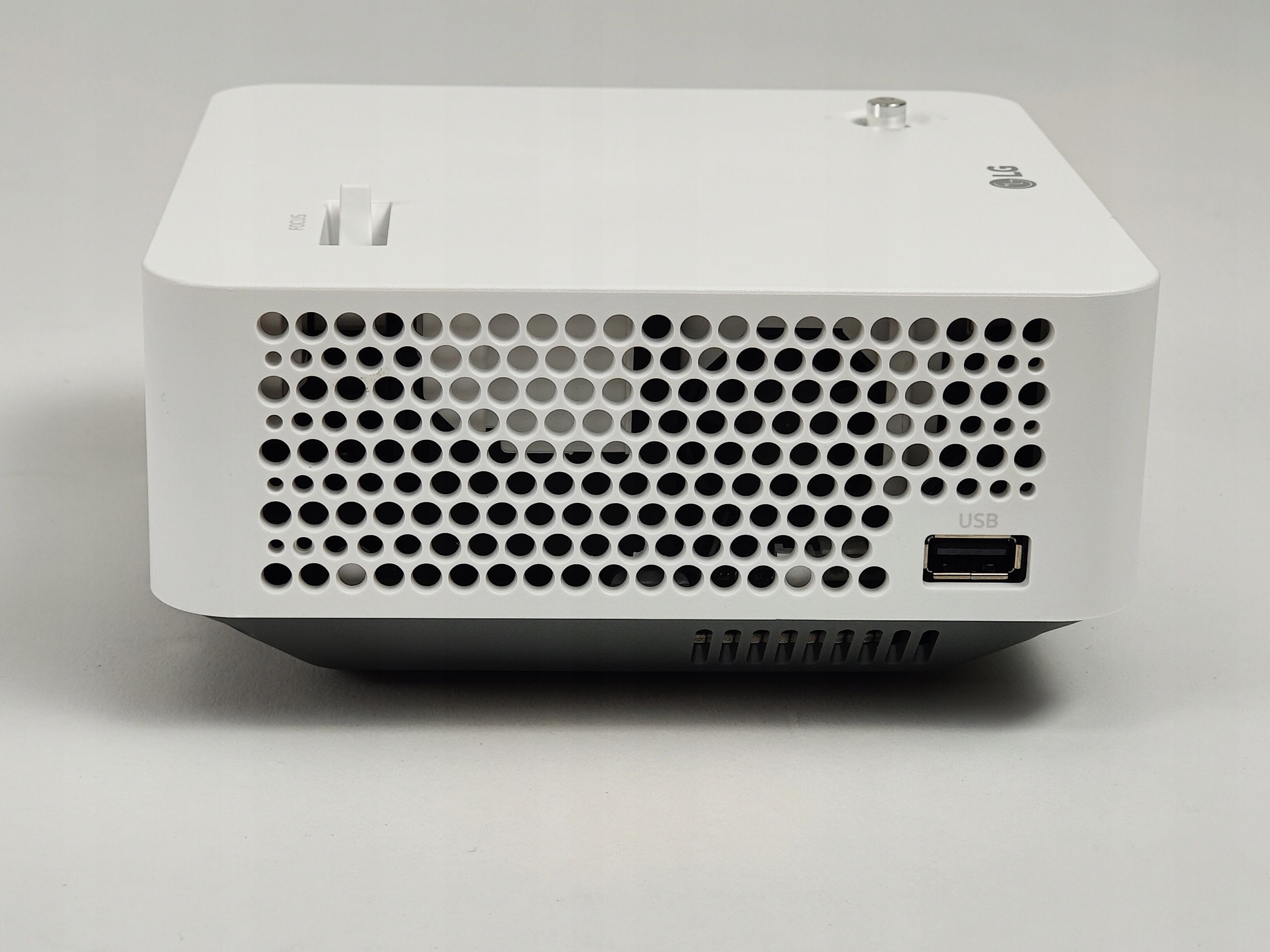 Projektor DLP LG Electronics CineBeam PF510Q - biały