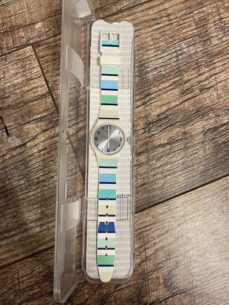 Часы наручные SWATCH