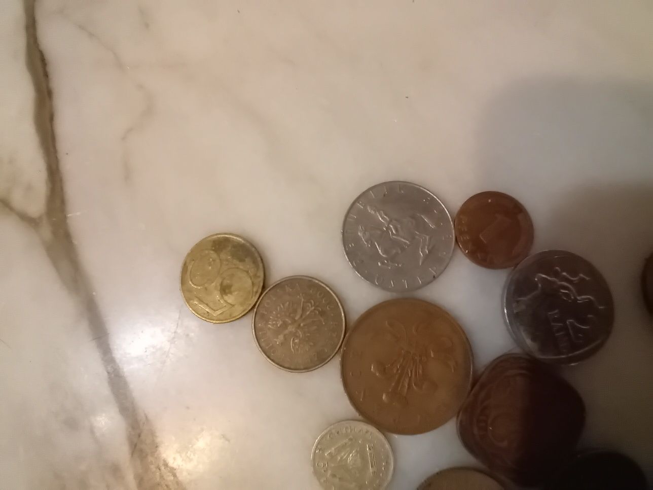 Conjunto de 26 Moedas Estrangeiras Diversas