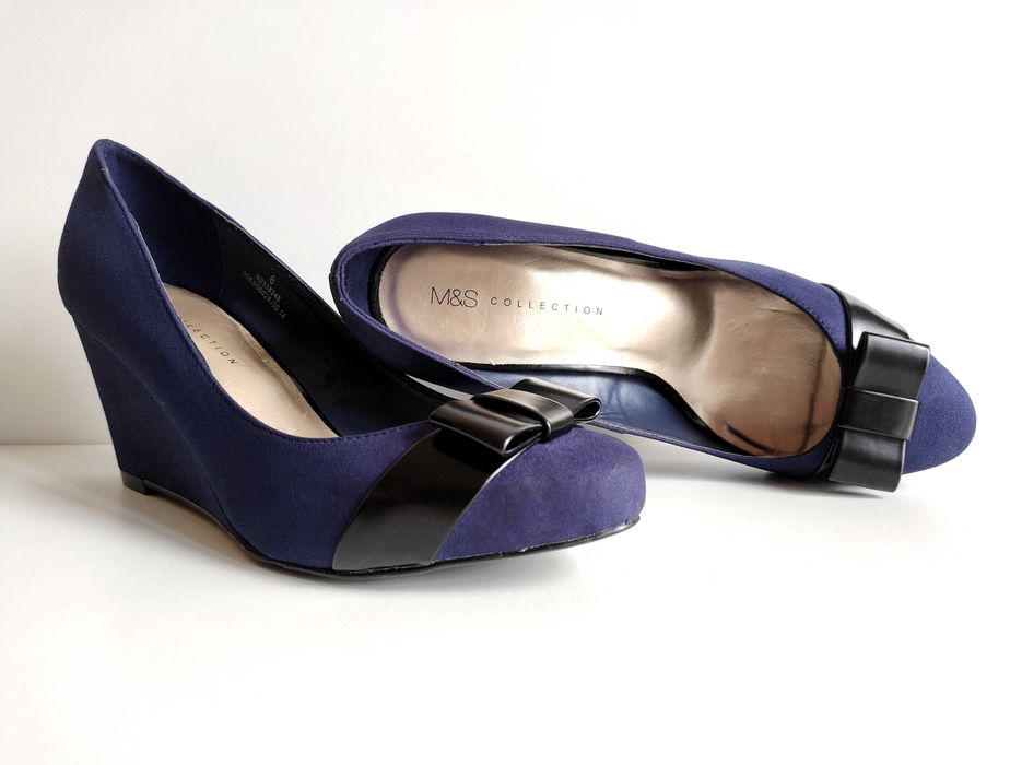 7294. M&S - ładne szafirowe koturn 39,5.