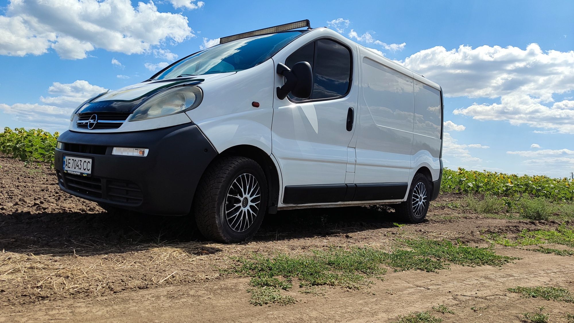 Opel Vivaro 1.9  вантажный