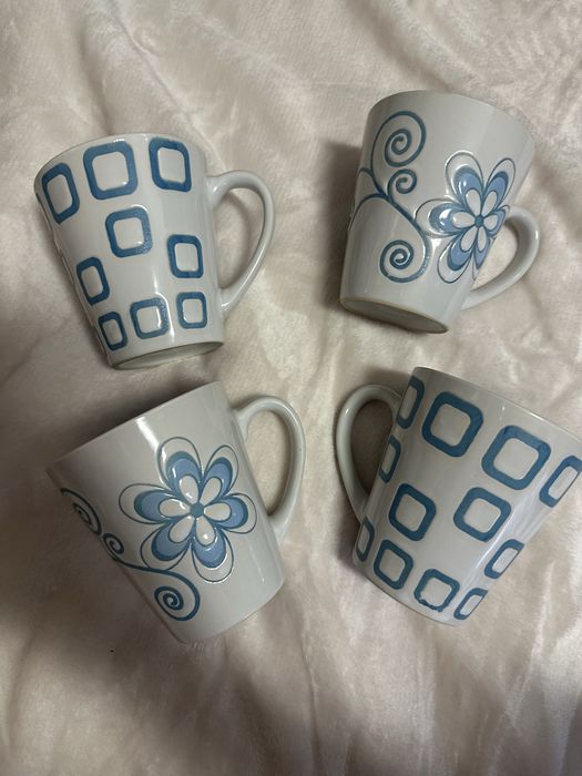 4 belas canecas 10 cm altura novas