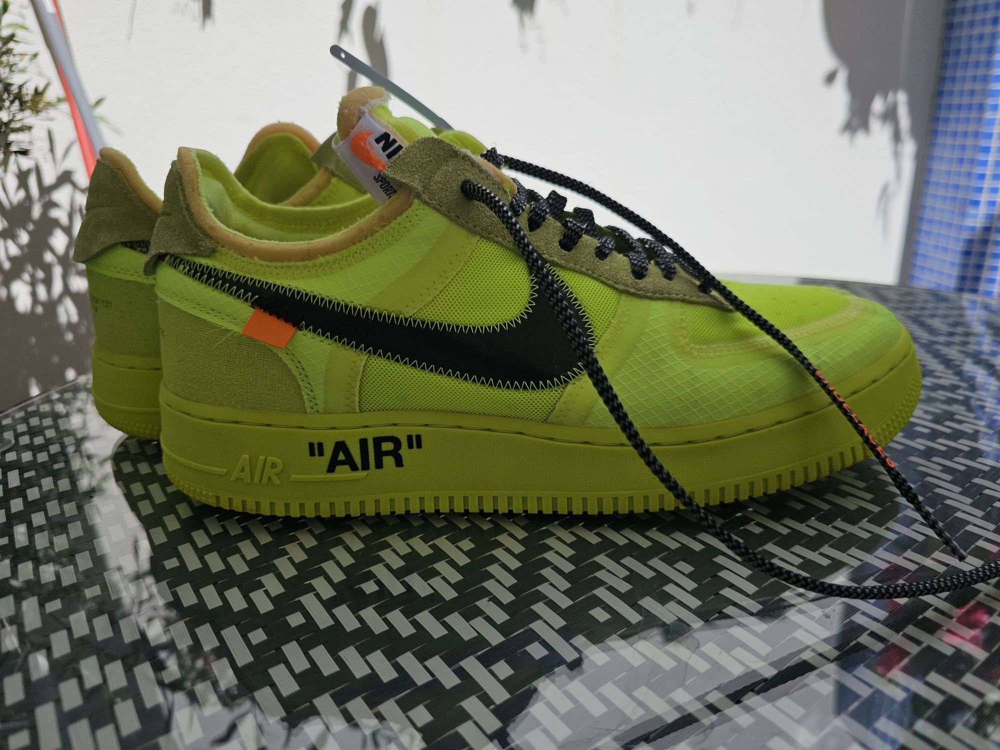 Nike Air Force 1 Off-White Volt