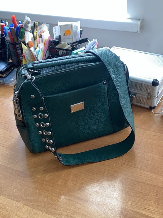 Piękna Torebka w typie kuferek