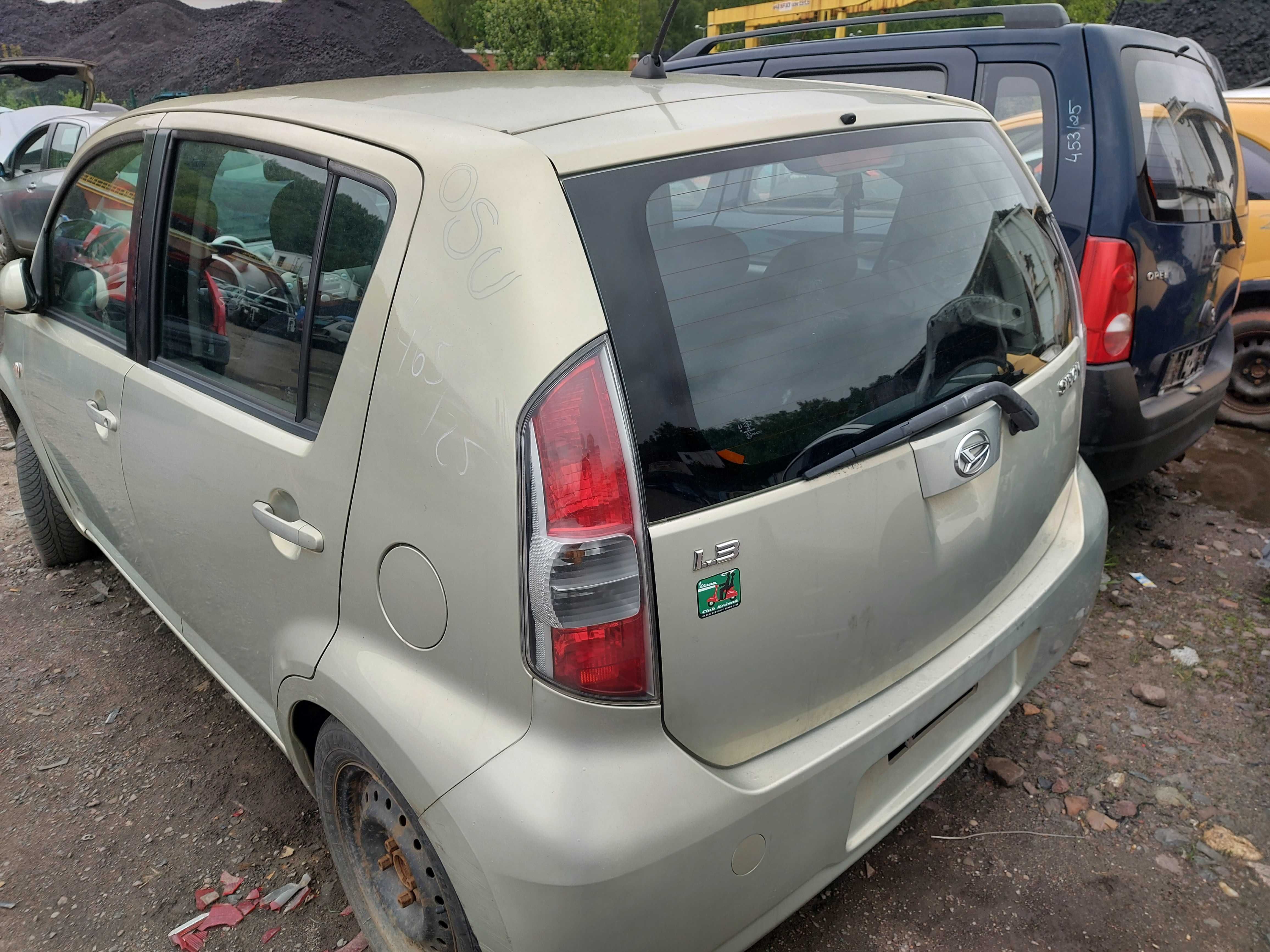 Daihatsu Sirion II T17 klapa tylna FV transport/dostawa
