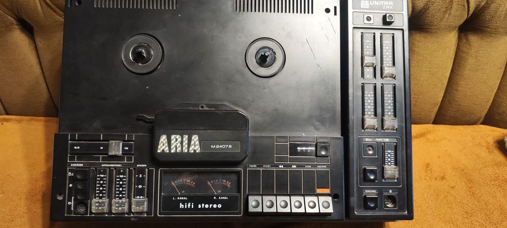 Magnetofon szpulowy Aria