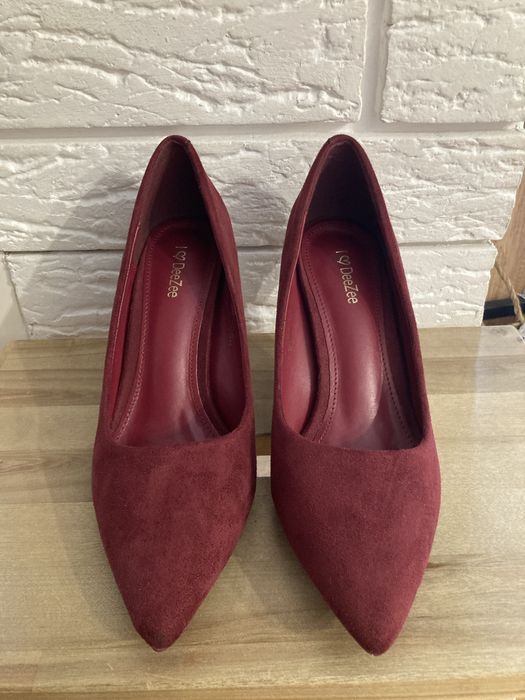 Bordowe szpilki DeeZee 37