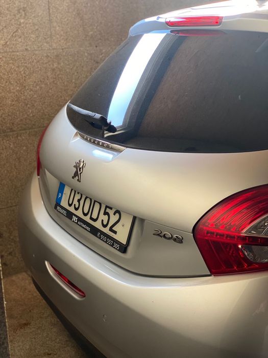 Peugeot 208 gt line 1.2