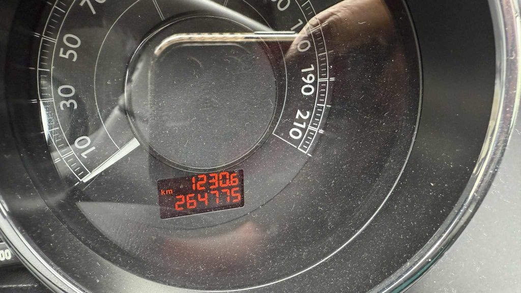 2012 automatic Peugeot 3008
