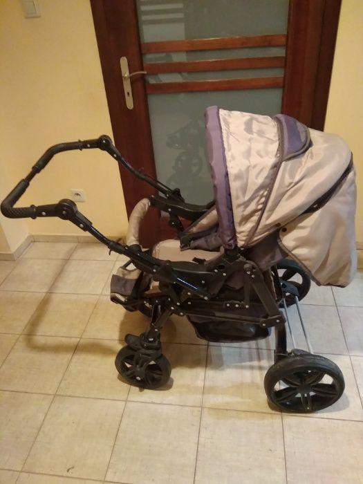 Wózek spacerowy z przekładaną rączką