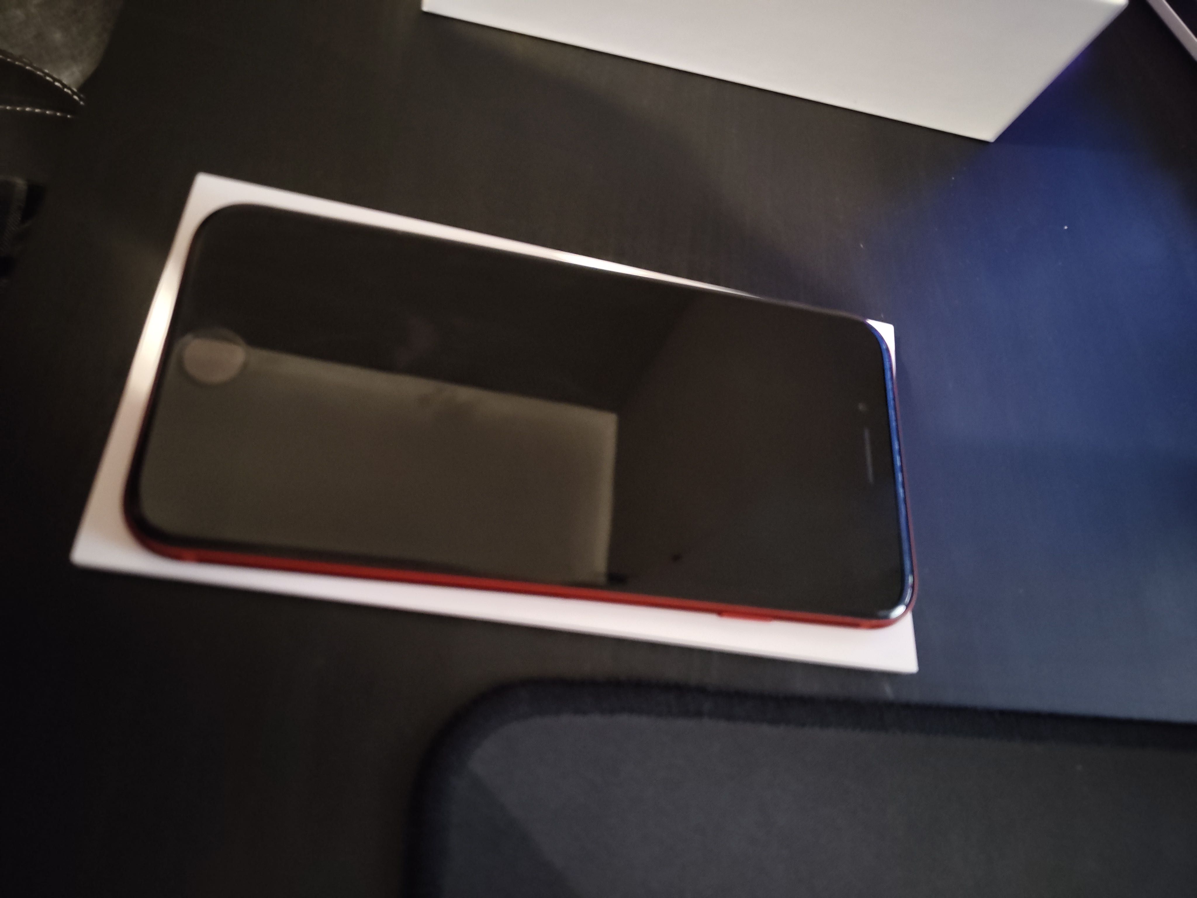 iPhone SE 2nd Gen - Product Red