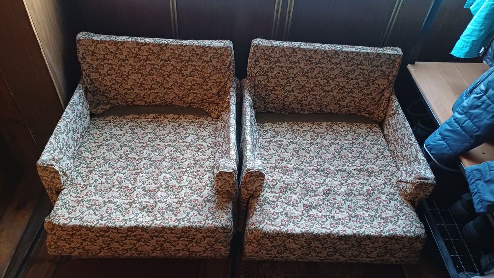 Диван з кріслами