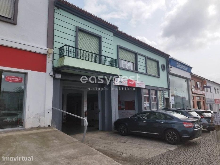 Edifício para comércio e Habitação em Angra do Heroísmo