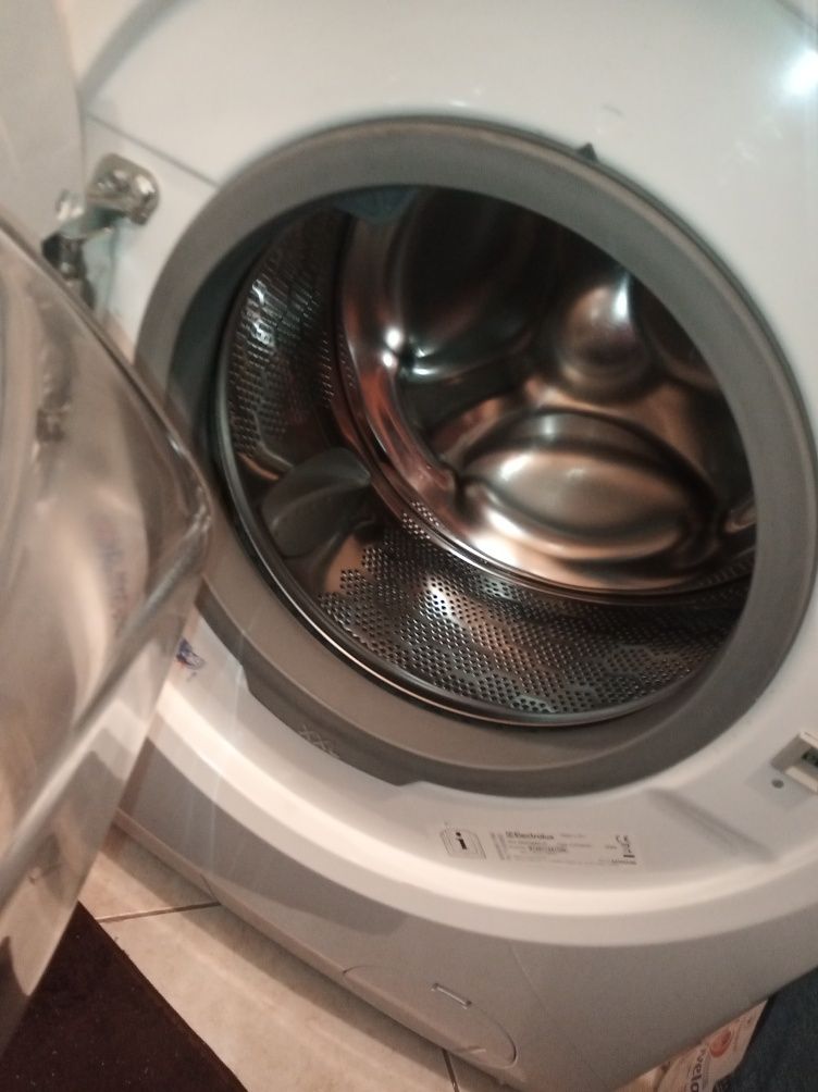 Pralka Electrolux EW6F428WUP