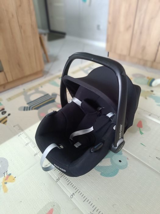Автокрісло Автолюлька Maxi-Cosi CabrioFix i-Size