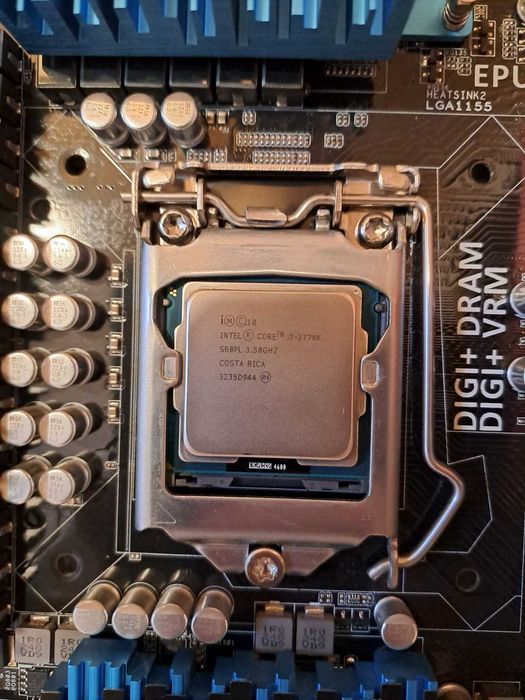 Bundle i7-3770K / Board Asus P8Z77-V Deluxe / 16GB DDR3 Trident X